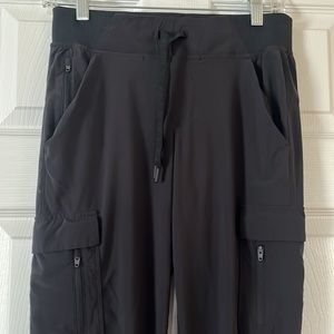Great condition! Black light weight pant